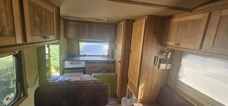 Кемпер Ford Transit 1-Cab 300S, снимка 6 - Каравани и кемпери - 52521794