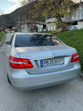 Mercedes-Benz E 220, снимка 4