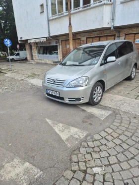  Toyota Avensis verso