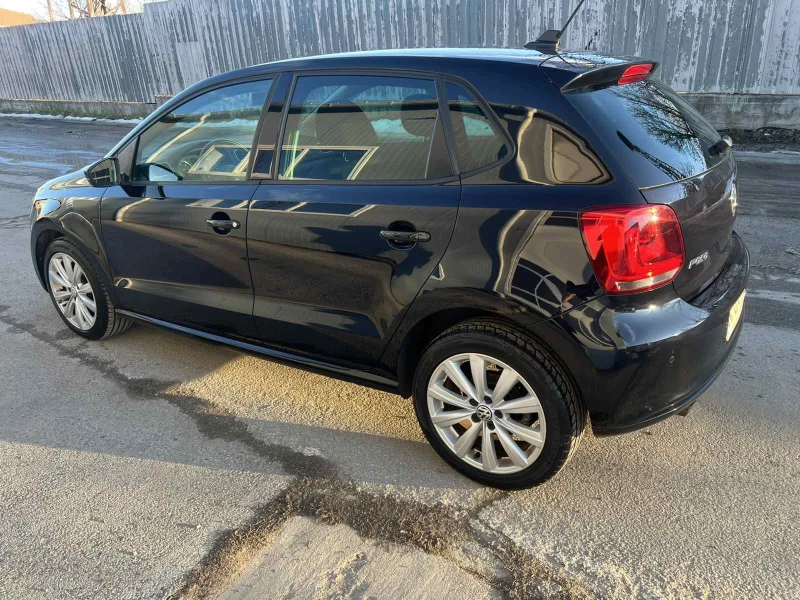 VW Polo 1.6TDI Highline Navi, снимка 3 - Автомобили и джипове - 48867565