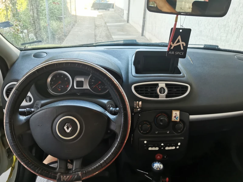 Renault Clio, снимка 11 - Автомобили и джипове - 52883794