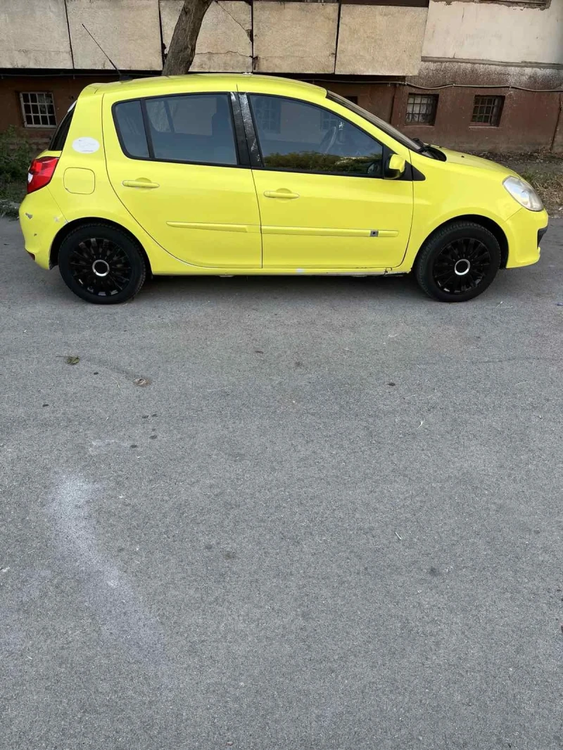 Renault Clio, снимка 9 - Автомобили и джипове - 52883794
