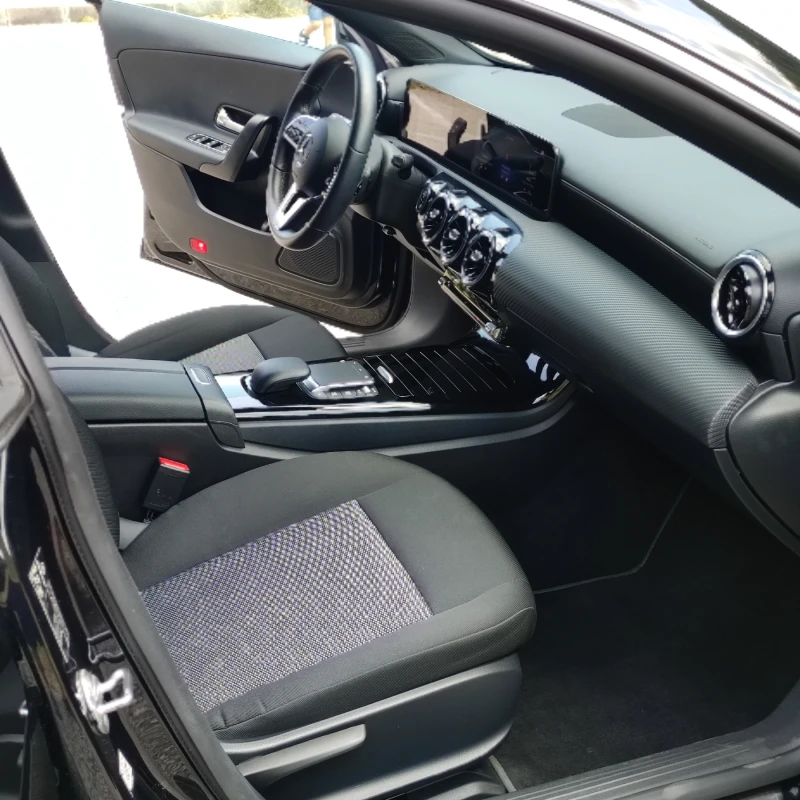 Mercedes-Benz CLA 200 2.0/150 к.с./8 ск.Shoting Brake, снимка 17 - Автомобили и джипове - 52558569