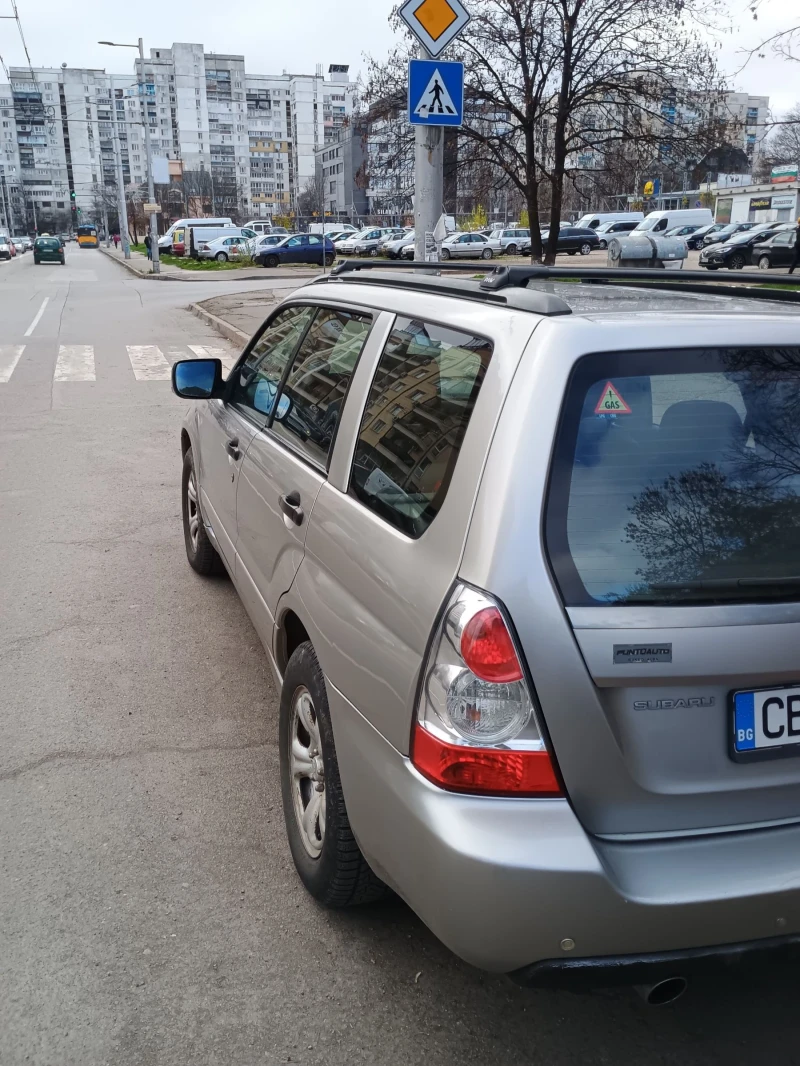 Subaru Forester SG, снимка 2 - Автомобили и джипове - 52655873