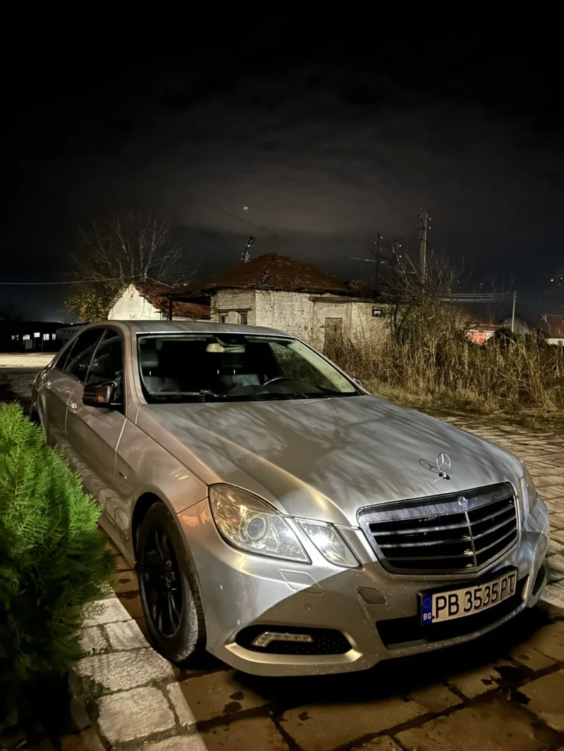 Mercedes-Benz E 220, снимка 3 - Автомобили и джипове - 52746476