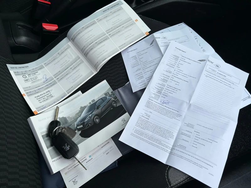 Peugeot 208 1.2i FULL LED НАВИ ЕВРО 6, снимка 15 - Автомобили и джипове - 53236837