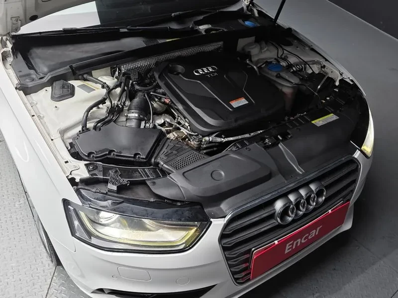 Audi A4 2.0 TDI, снимка 6 - Автомобили и джипове - 54143494