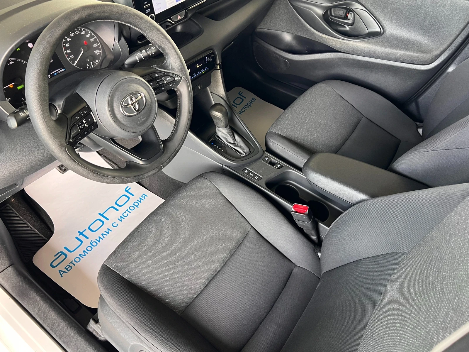 Toyota Yaris TERRA/HYBRID/1.5vvt-i/115K.C./Е-CVT AT/ - изображение 7