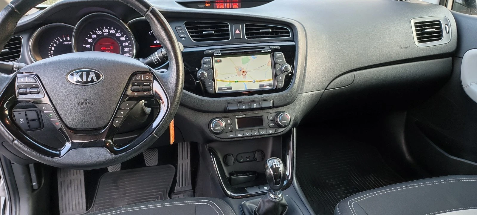 Kia Ceed 1.6GDI Всички екстри!Регистрирана!!! - изображение 7
