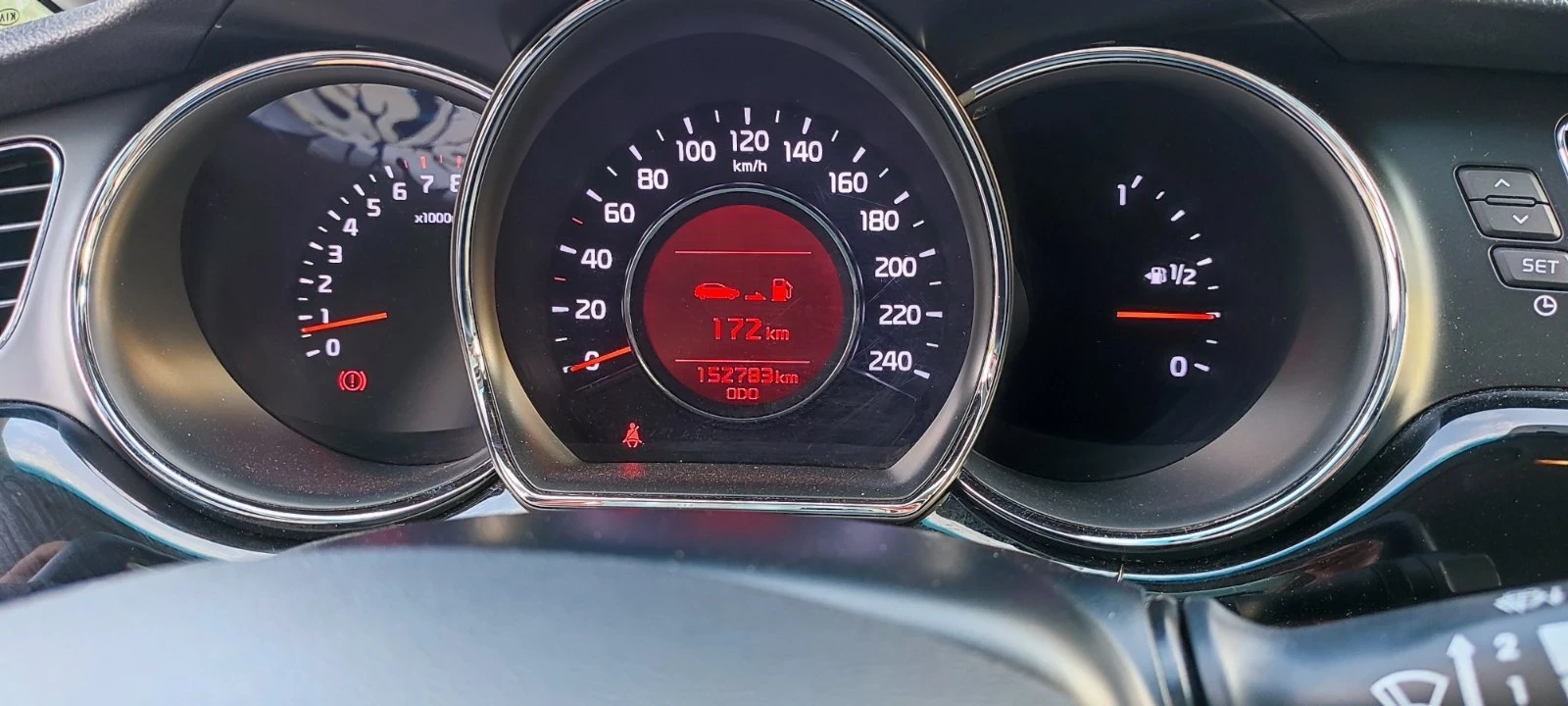 Kia Ceed 1.6GDI Всички екстри!Регистрирана!!! - изображение 8