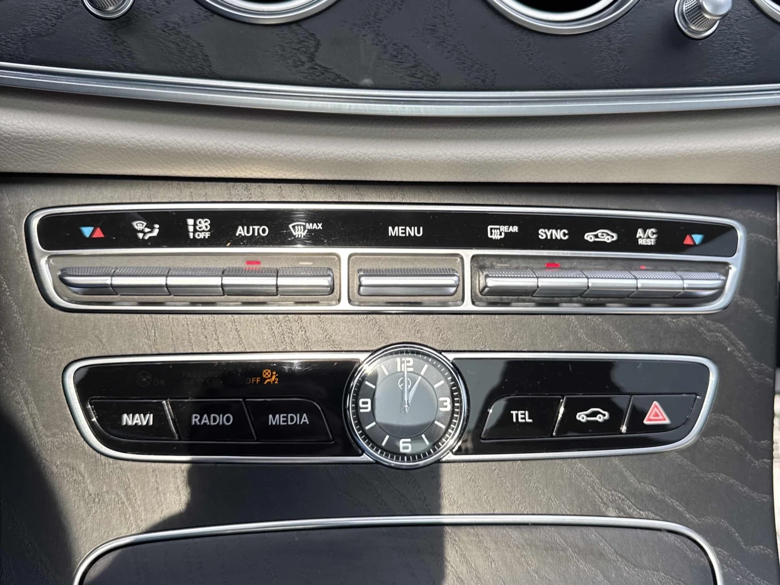 Mercedes-Benz E 450 E450AMG * * 4Matic * * CARFAX * * АВТО КРЕДИТ * *  - изображение 7