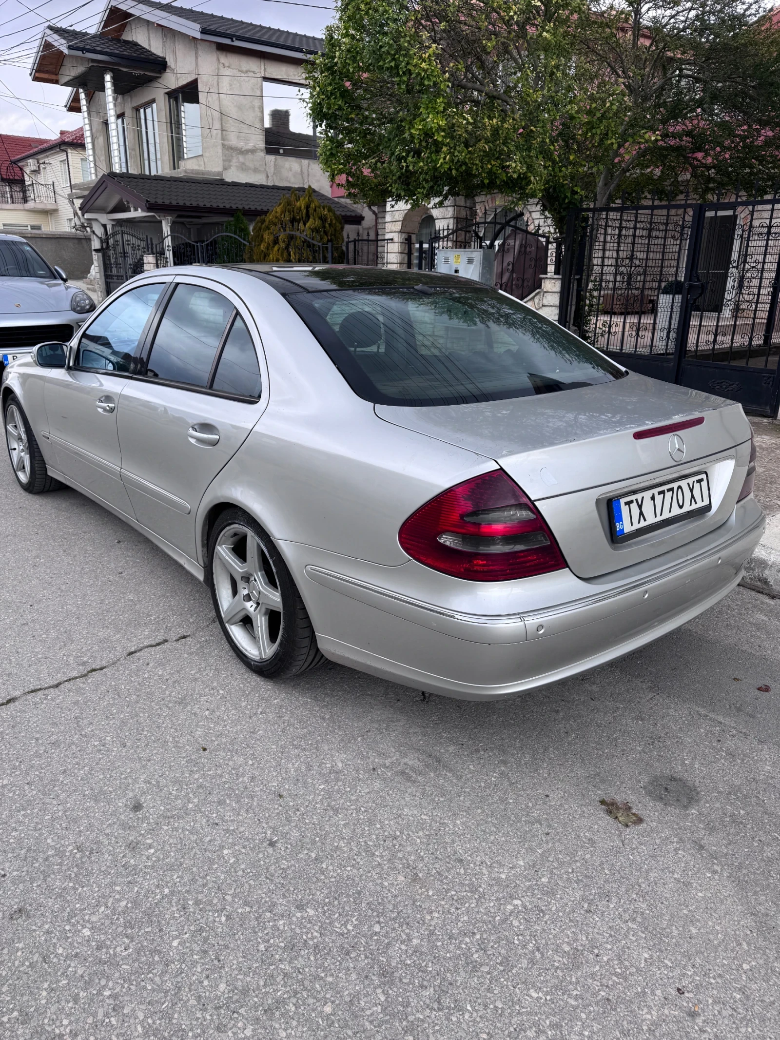 Mercedes-Benz E 320  - изображение 3