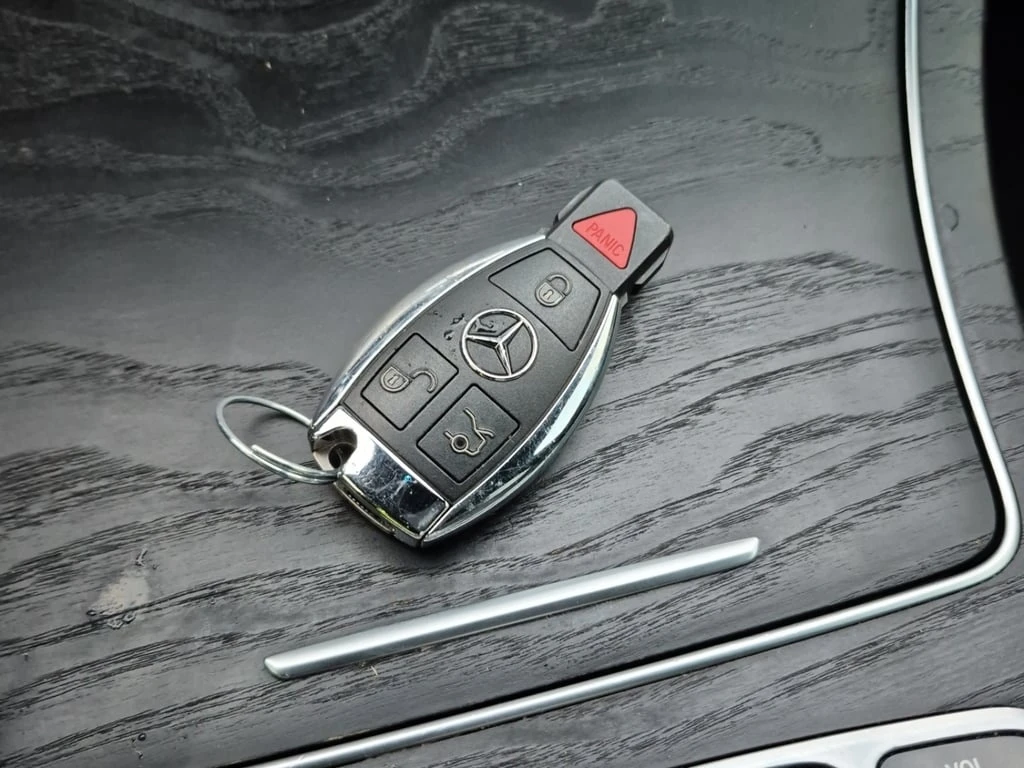 Mercedes-Benz C 300 * CARFAX * БЕЗ ПЪРВОНАЧАЛНА ВНОСКА - изображение 8