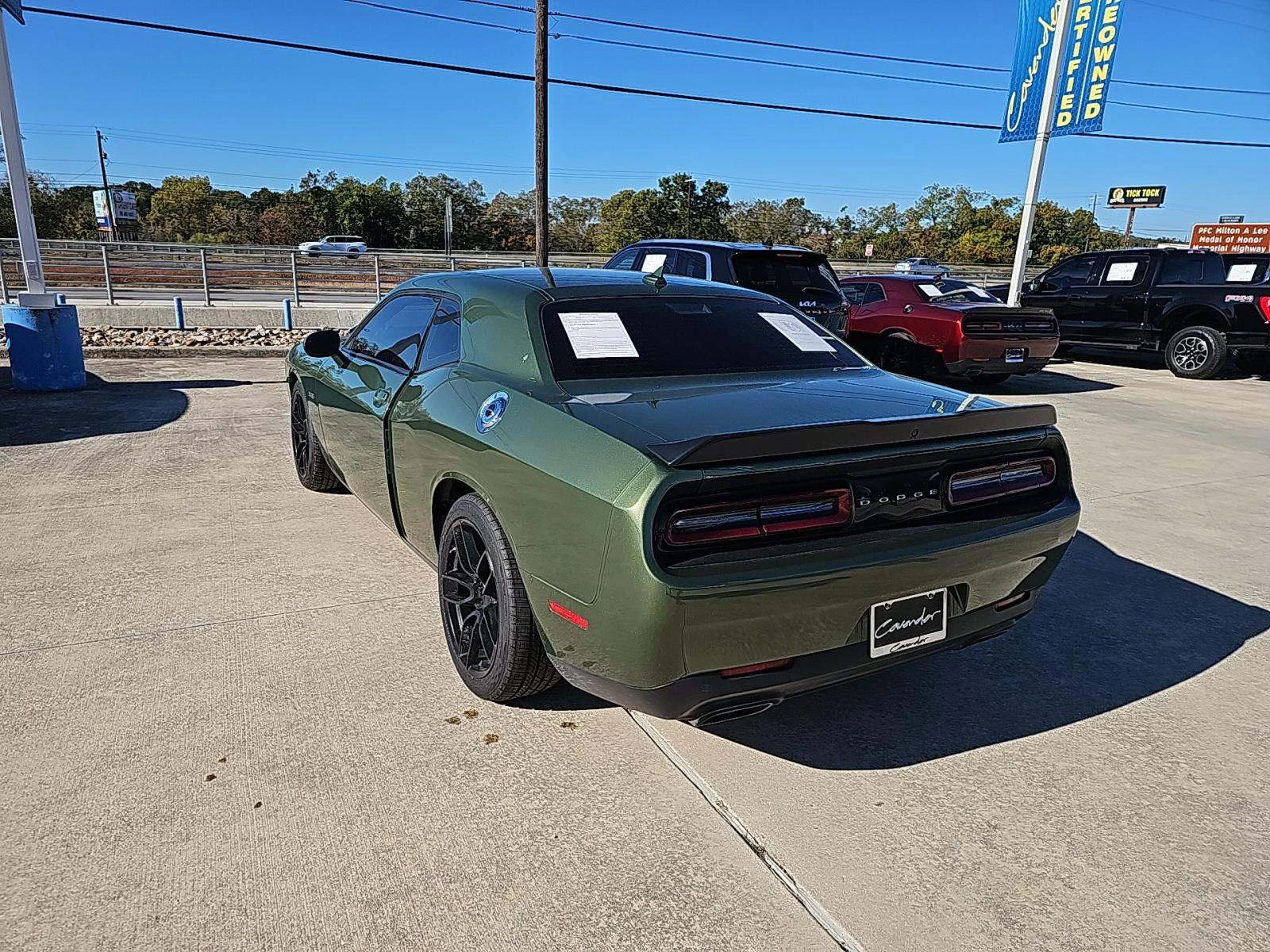 Dodge Challenger  - изображение 2