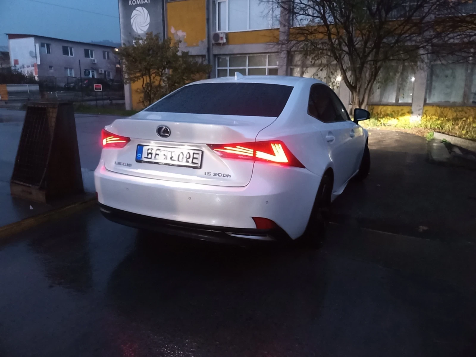 Lexus IS 300 Is 300h - изображение 7