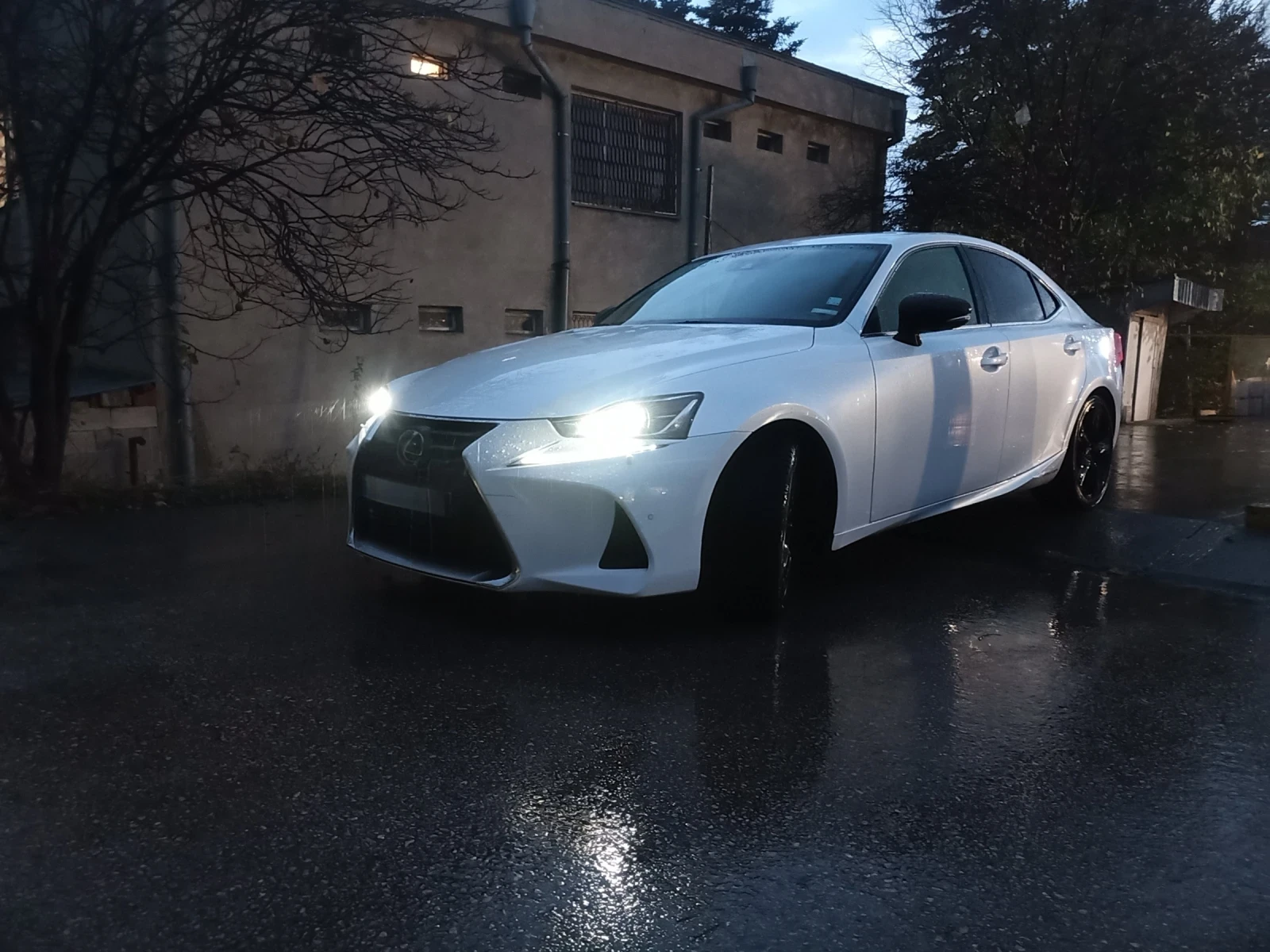 Lexus IS 300 Is 300h - изображение 4
