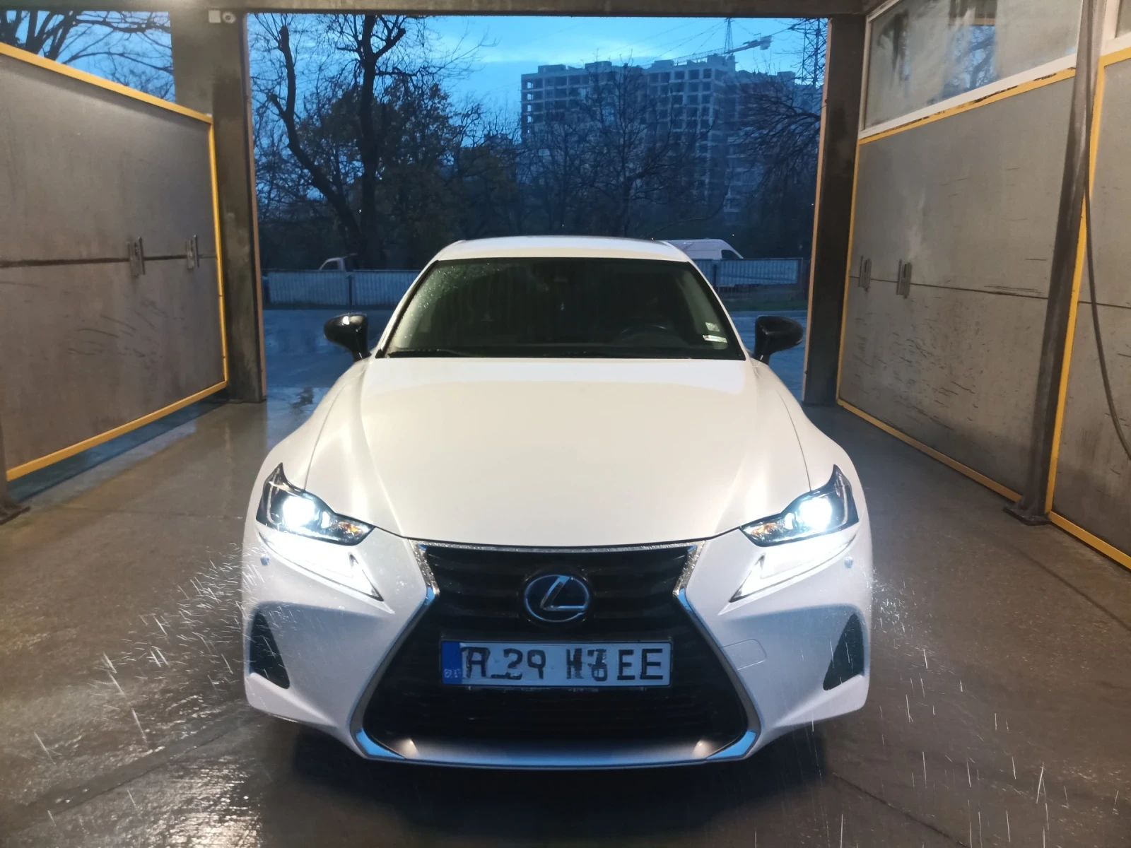 Lexus IS 300 Is 300h - изображение 3