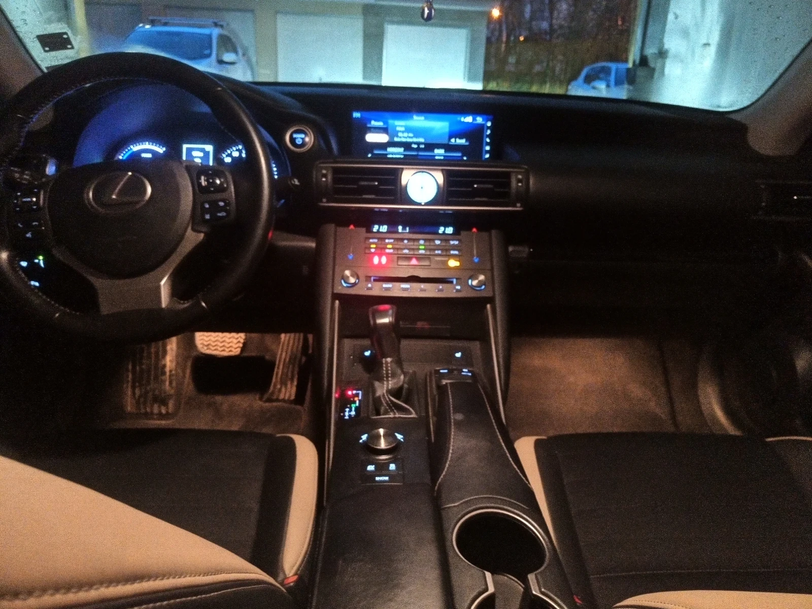 Lexus IS 300 Is 300h - изображение 9