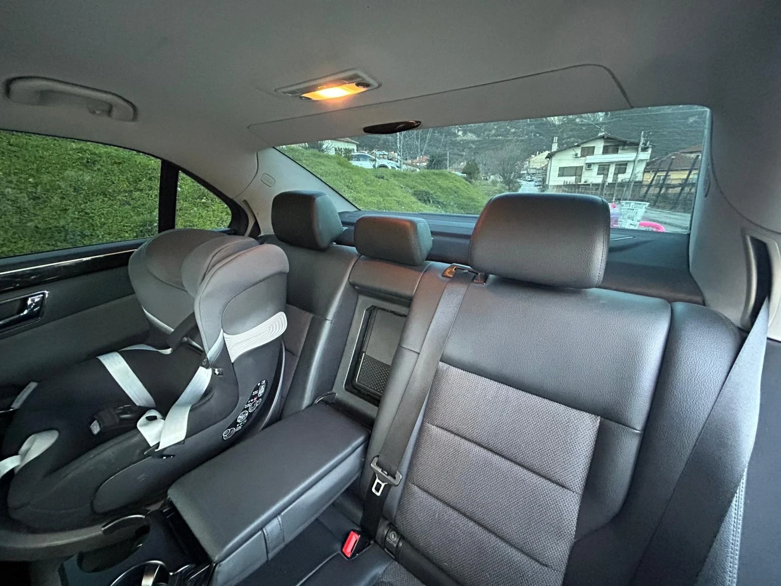 Mercedes-Benz E 220 | Mobile.bg � ����������� 12