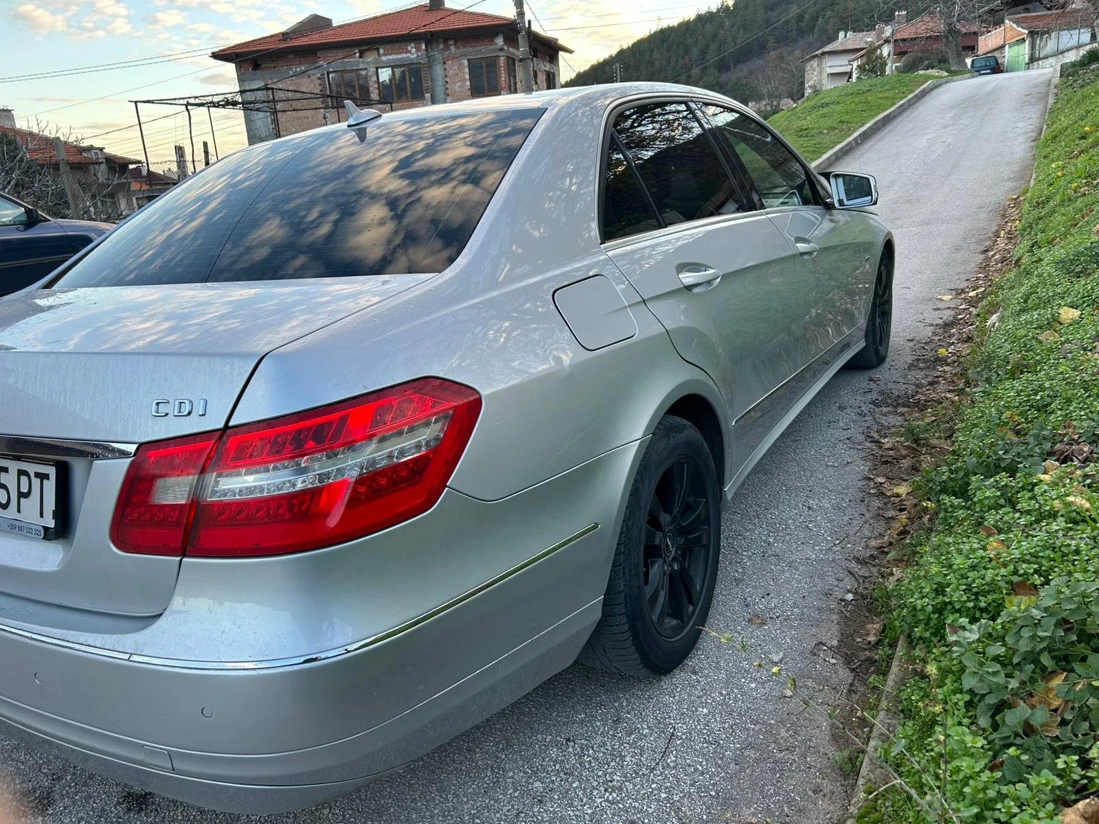 Mercedes-Benz E 220  - изображение 7