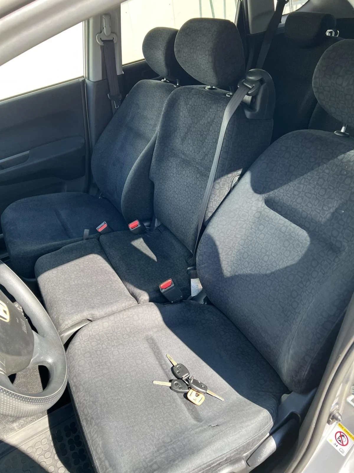 Honda Fr-v 1.7, снимка 8 - Автомобили и джипове - 53846005