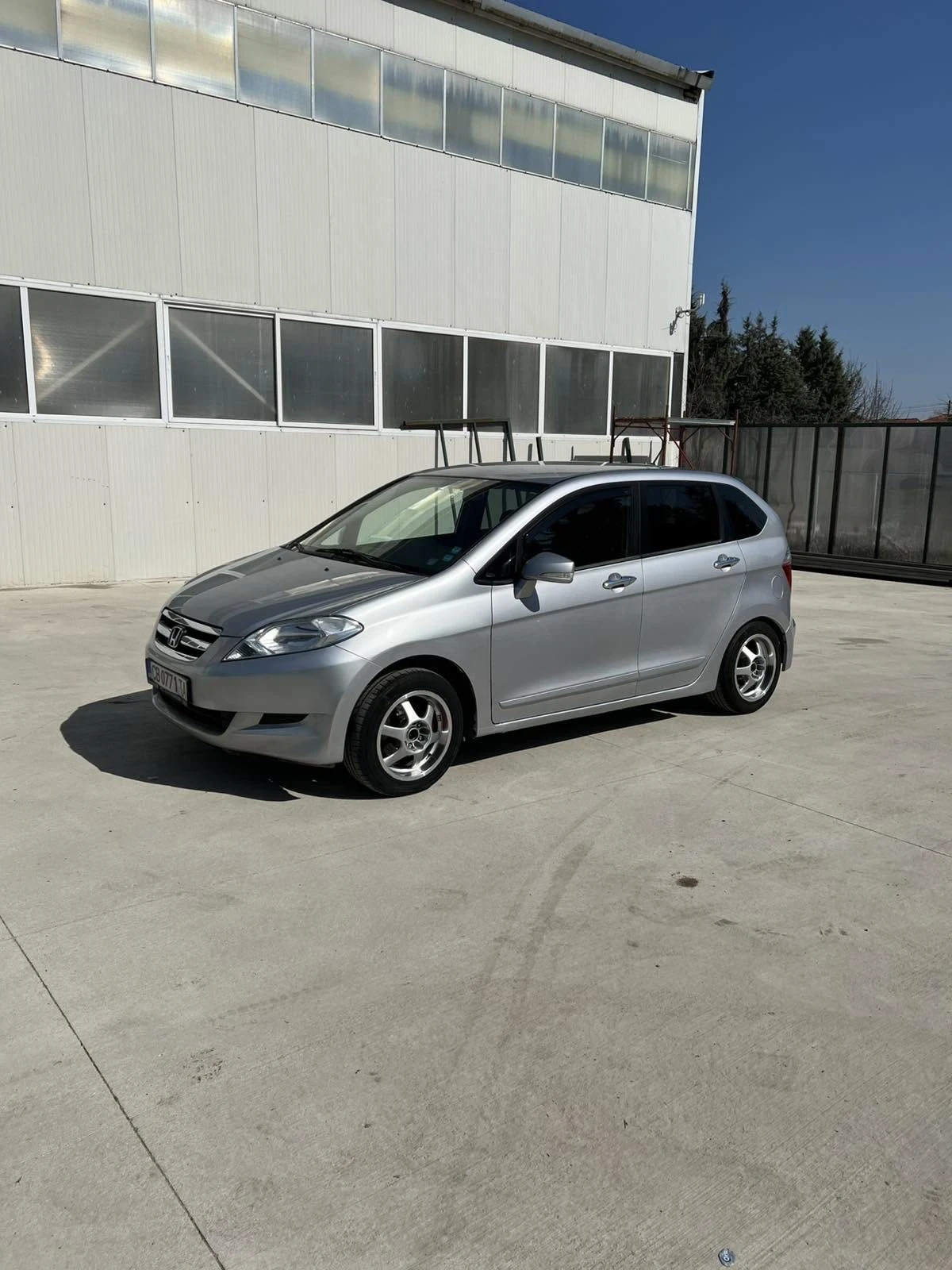 Honda Fr-v 1.7, снимка 4 - Автомобили и джипове - 53846005