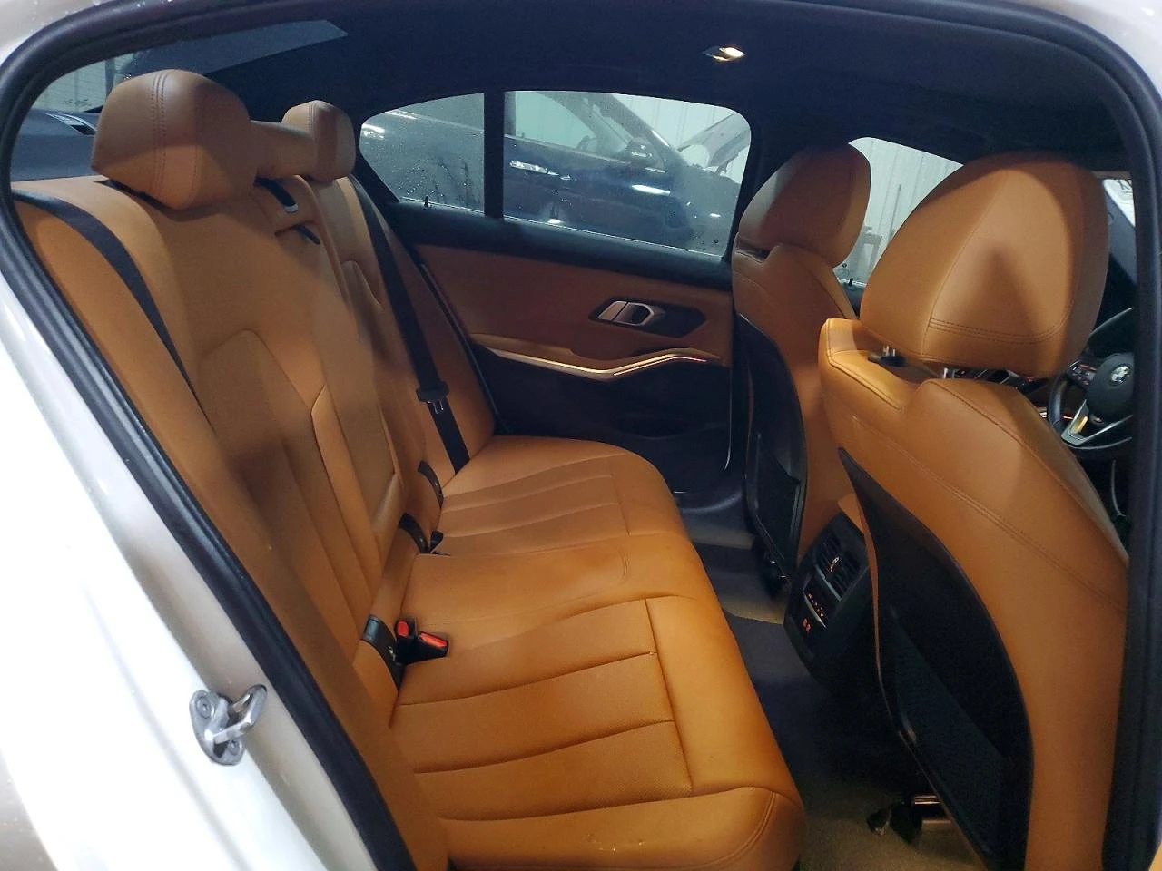 BMW 330 2.0l Xi, снимка 10 - Автомобили и джипове - 54094701