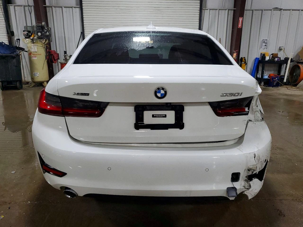 BMW 330 2.0l Xi, снимка 6 - Автомобили и джипове - 54094701