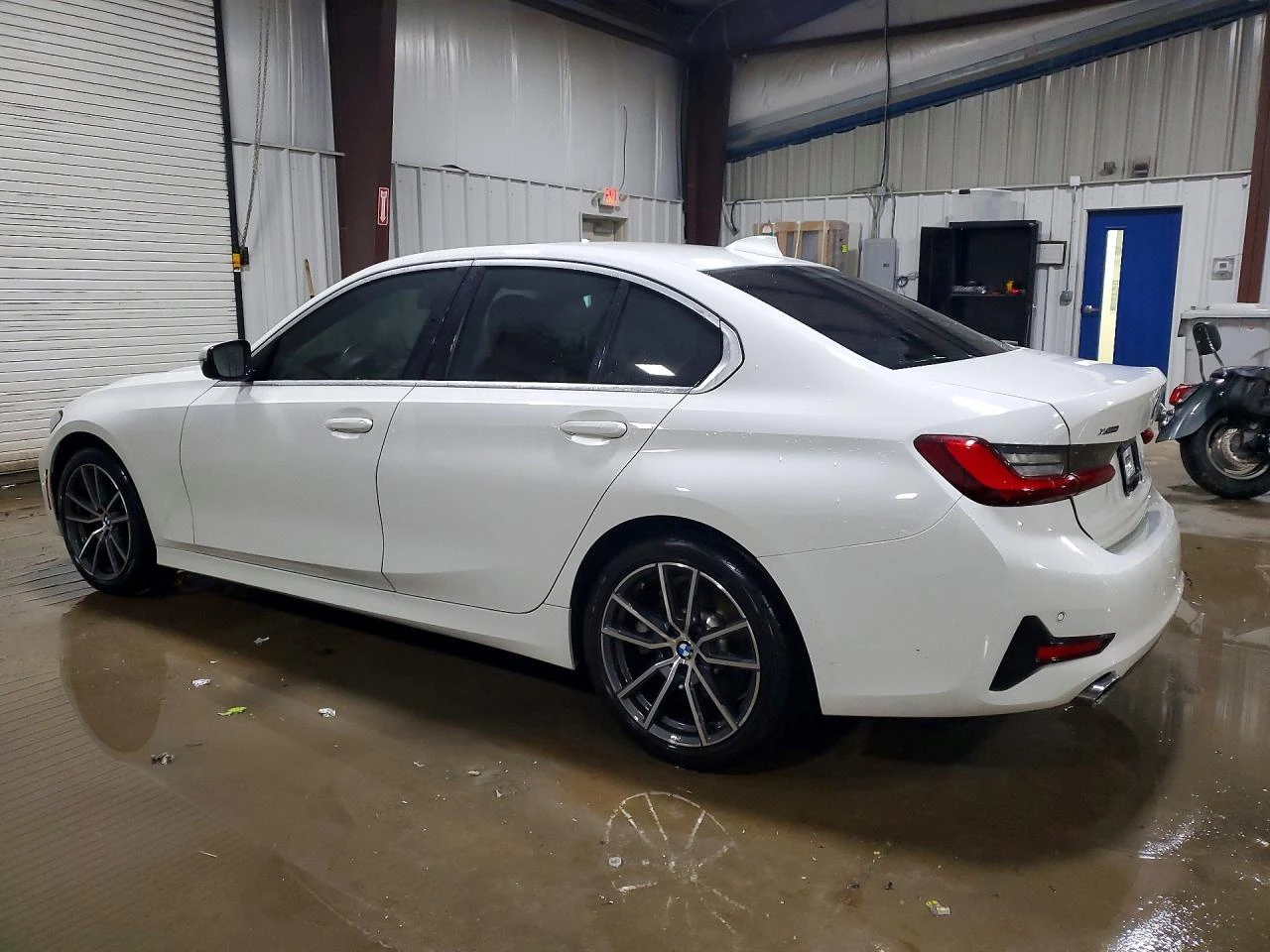 BMW 330 2.0l Xi, снимка 2 - Автомобили и джипове - 54094701