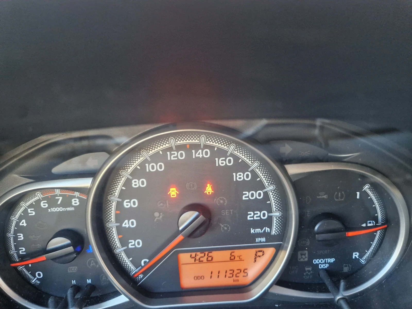 Toyota Yaris, снимка 10 - Автомобили и джипове - 54642035