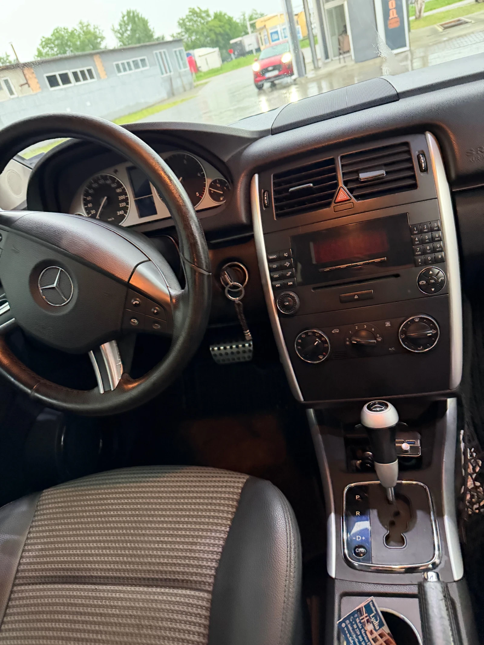 Mercedes-Benz B 200 2.0D , снимка 7 - Автомобили и джипове - 54813494