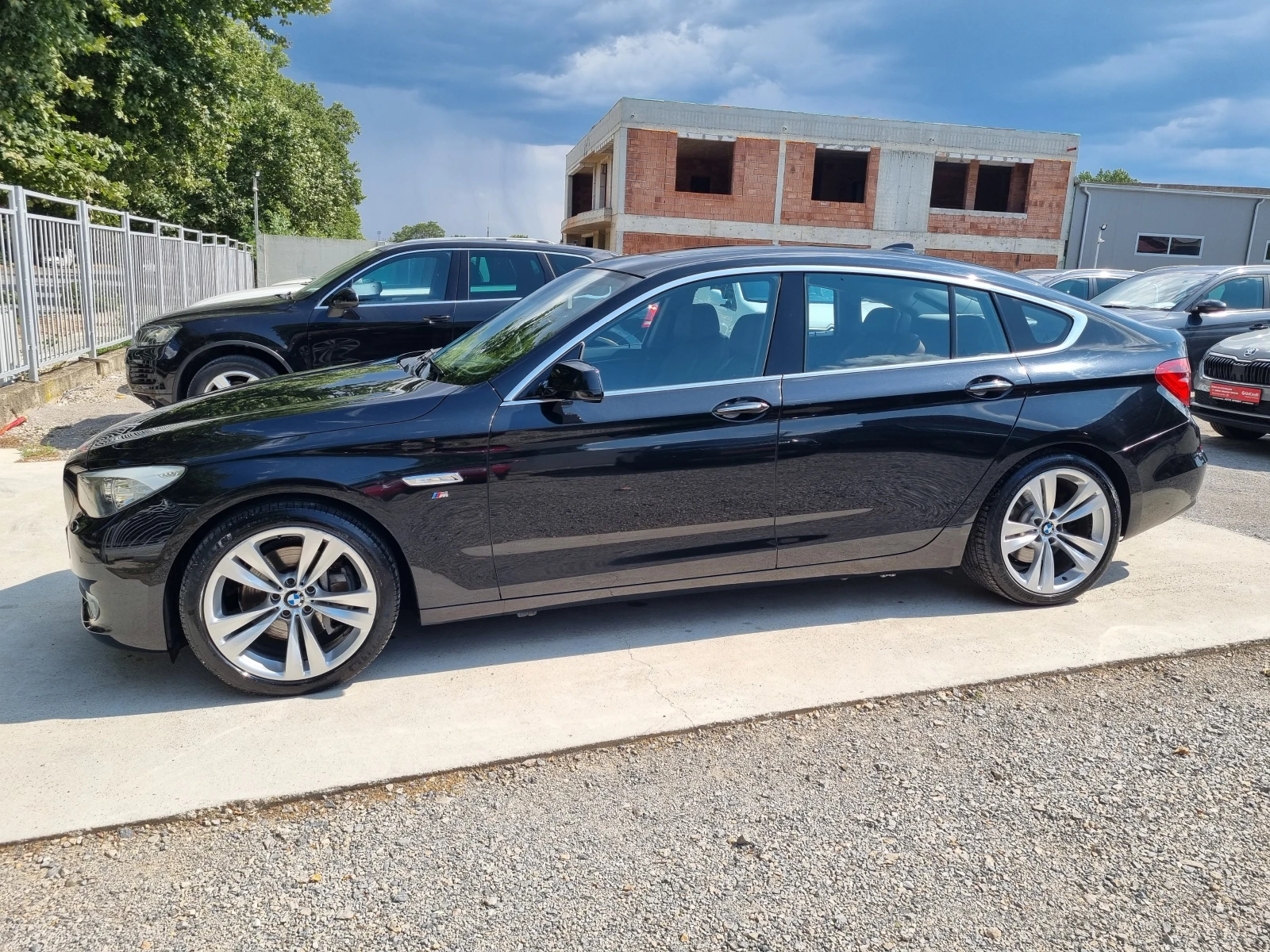 BMW 5 Gran Turismo 535i/xDrive/Монитори/Швейцария/Панорама/, снимка 4 - Автомобили и джипове - 55406200