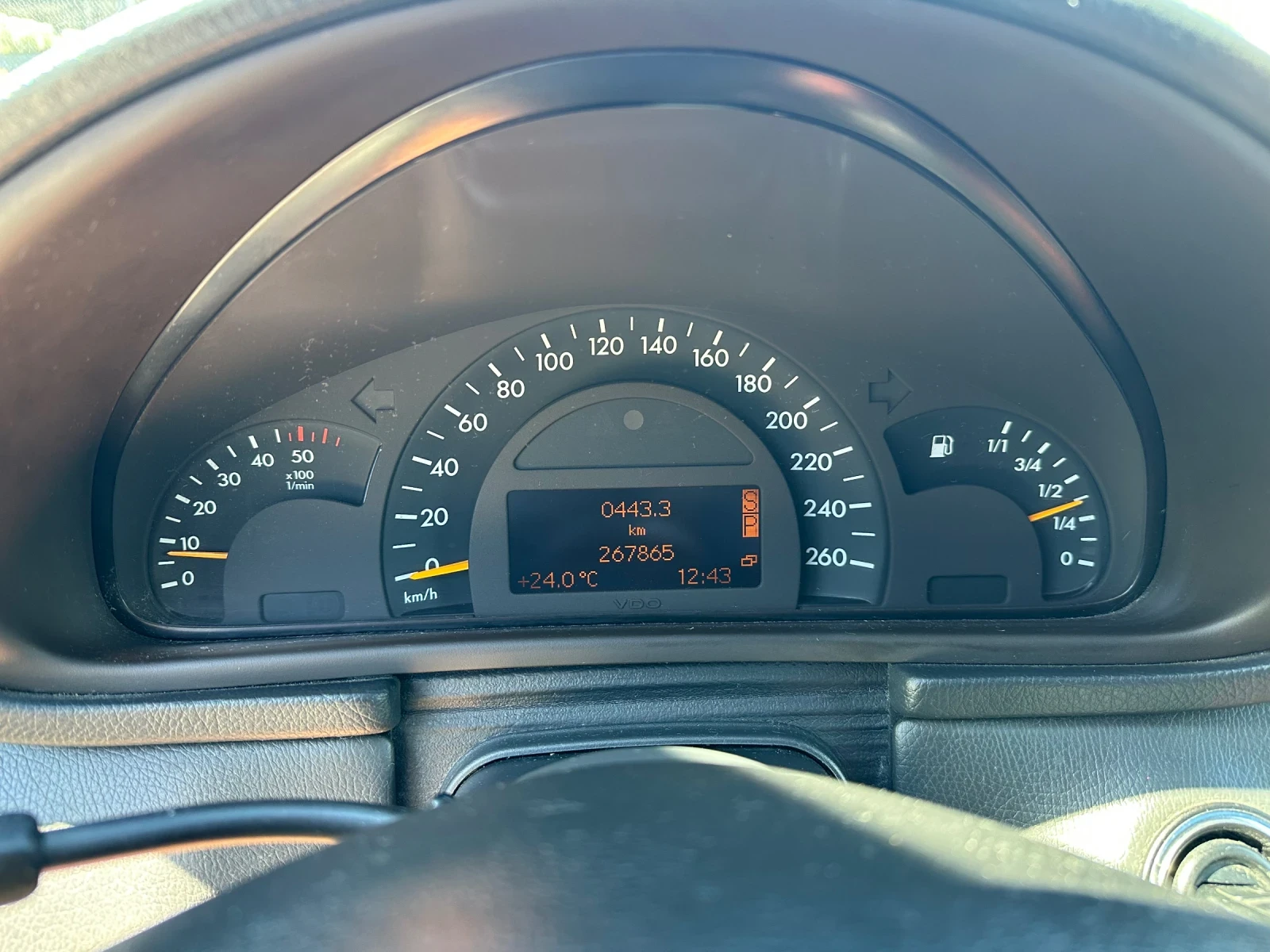 Mercedes-Benz C 220 2.2 CDI, снимка 10 - Автомобили и джипове - 56266366