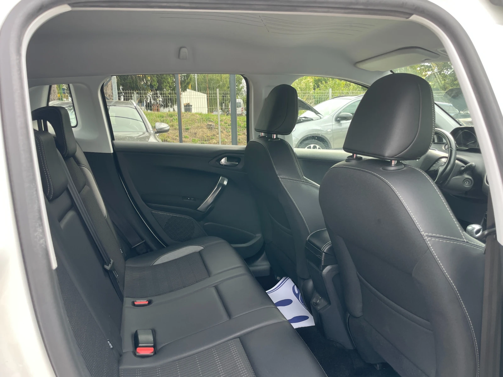 Peugeot 208 /ВИДЕО КЪМ ОБЯВАТА, снимка 13 - Автомобили и джипове - 56274067