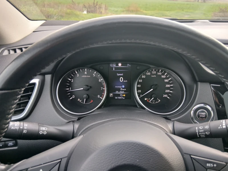 Nissan Qashqai, снимка 10 - Автомобили и джипове - 52536456