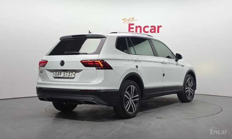 VW Tiguan, снимка 2 - Автомобили и джипове - 53058449