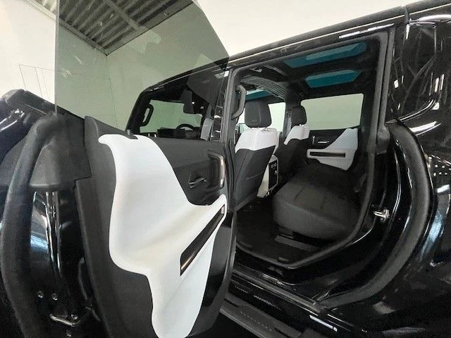 Hummer H1 HUMMER EV PANO NAVI HEAD UP , снимка 13 - Автомобили и джипове - 51509049