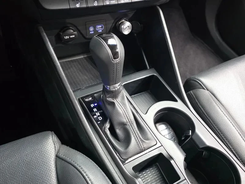 Hyundai Tucson 1.7 2Wd Modern, снимка 8 - Автомобили и джипове - 55428768
