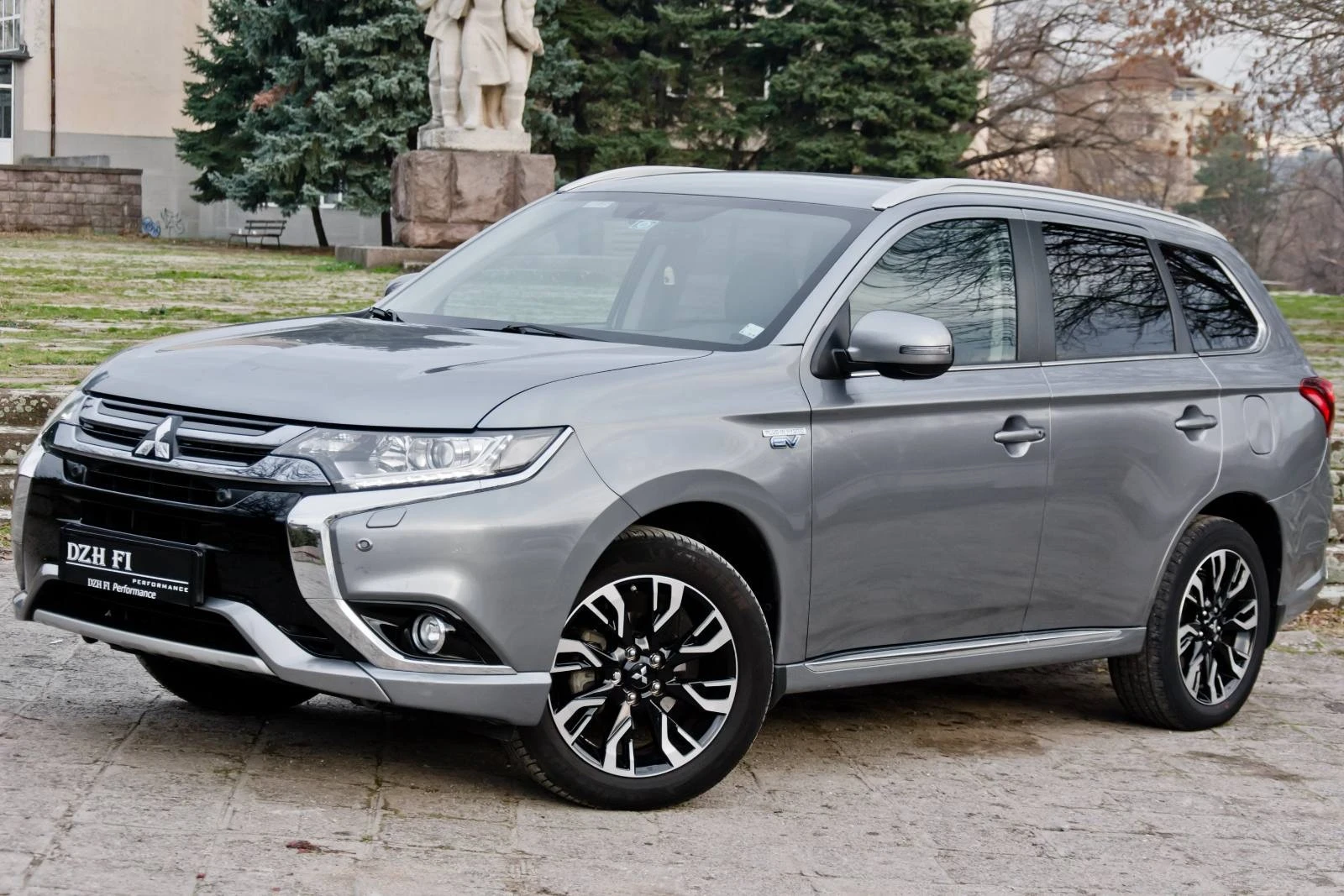 Mitsubishi Outlander Mitsubishi Outlander 2.0 plug-in hybrid - изображение 3