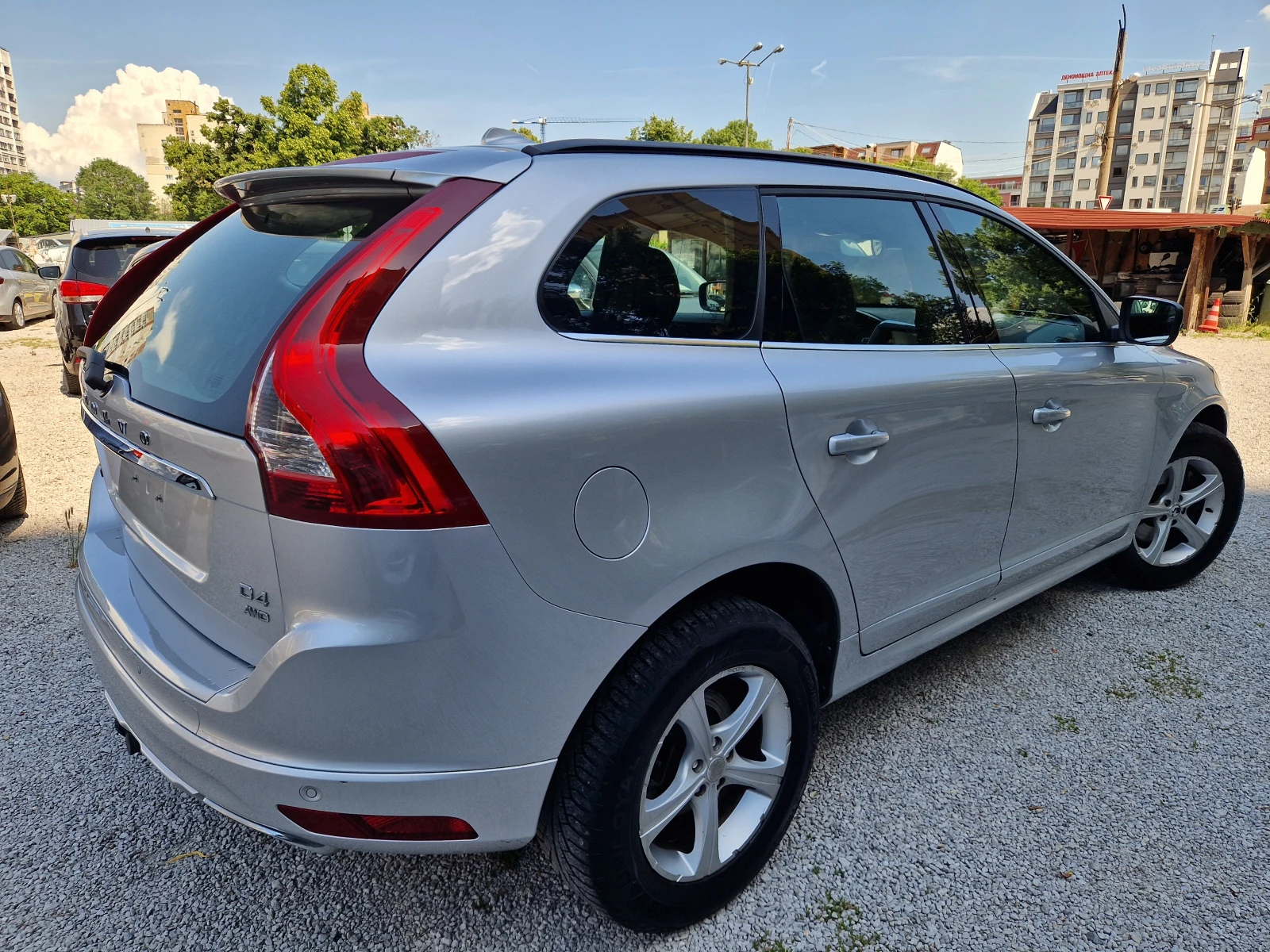 Volvo XC60 2.4D/4x4/автомат - изображение 5