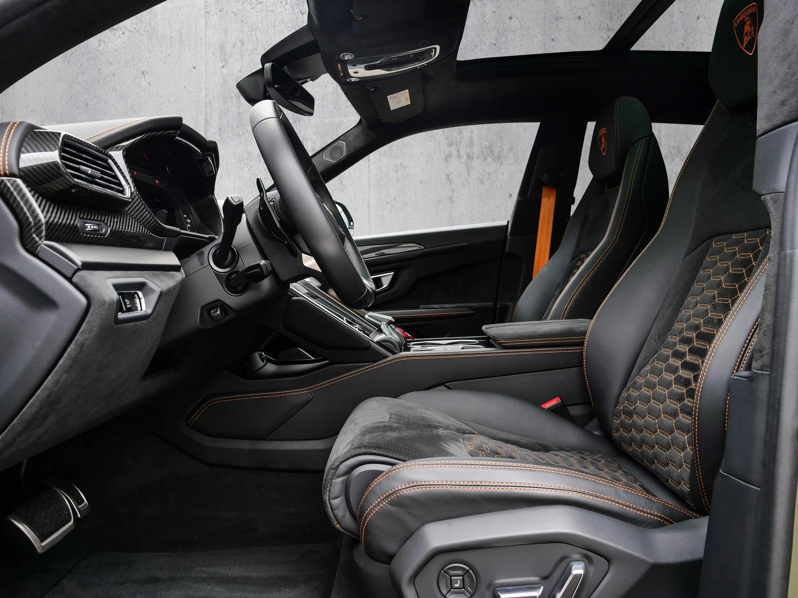 Lamborghini Urus S/666 HP/AKRAPOVIC/CARBON/CERAMIC/B&O/PANO/ - изображение 10