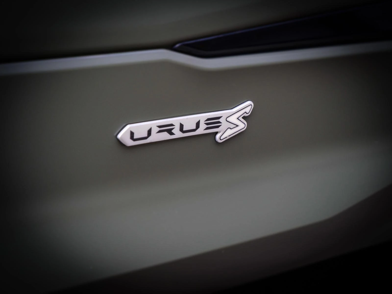 Lamborghini Urus S/666 HP/AKRAPOVIC/CARBON/CERAMIC/B&O/PANO/ - изображение 8