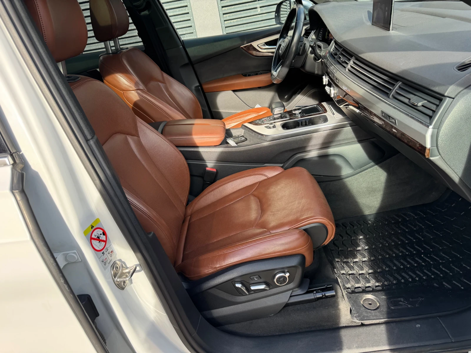 Audi SQ7 ПОДГРЕВ* ОБДУХВАНЕ* ПАНОРАМА* MАСАЖ* 2018г - изображение 8