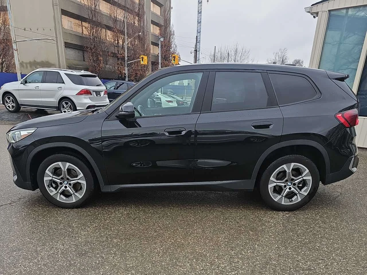 BMW X1 * xDrive28i * 2 КЛЮЧА* PANO* ПОДГРЕВ* KEYLESS* , снимка 2 - Автомобили и джипове - 53764900