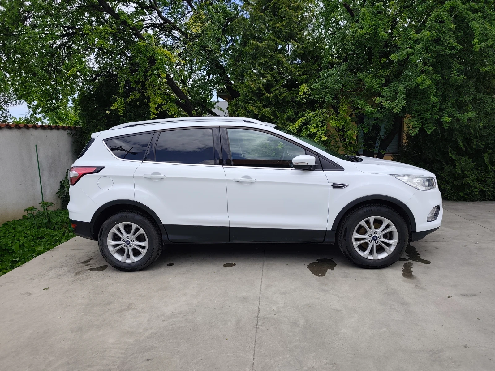 Ford Kuga 1.5 TDCI, снимка 2 - Автомобили и джипове - 54761325