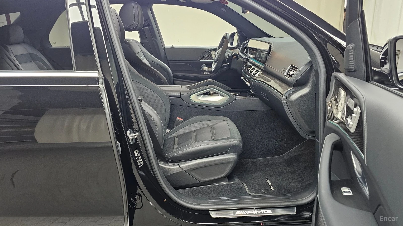 Mercedes-Benz GLE 53 AMG 4MATIC+ * HUD* 360* МАСАЖИ* ПАНО* , снимка 9 - Автомобили и джипове - 55492721