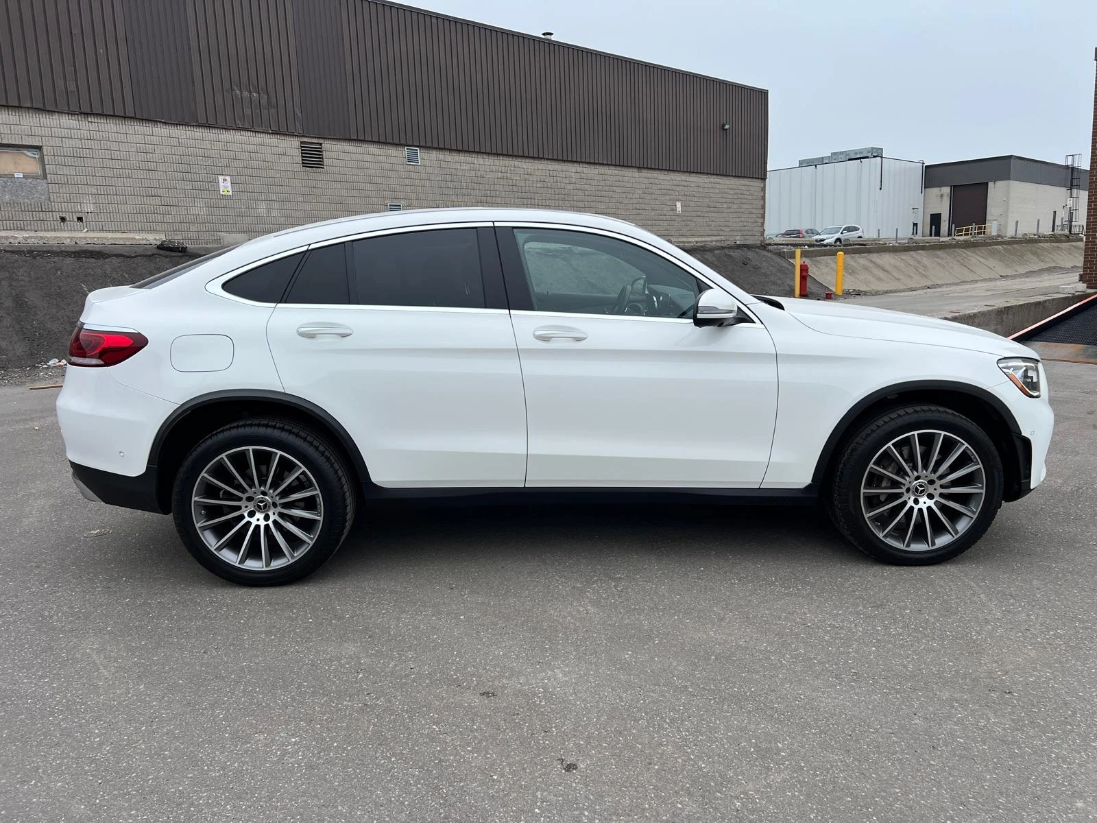 Mercedes-Benz GLC 300, снимка 3 - Автомобили и джипове - 55689218