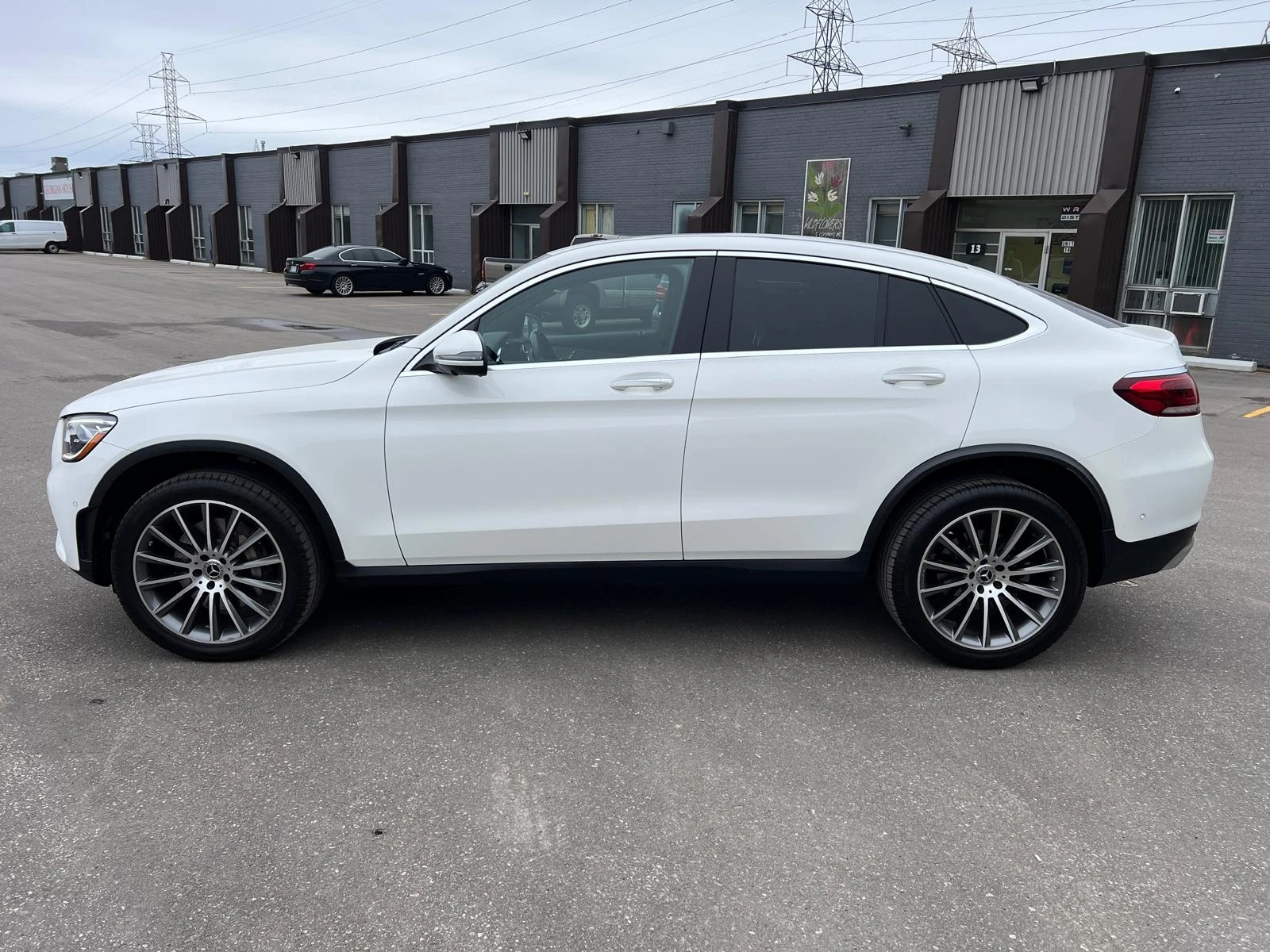 Mercedes-Benz GLC 300, снимка 2 - Автомобили и джипове - 55689218