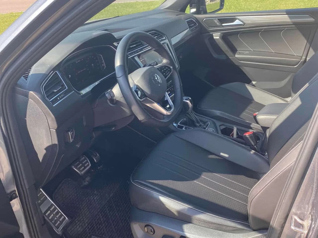 VW Tiguan Comfortline R Line Black Edition , снимка 5 - Автомобили и джипове - 55782189