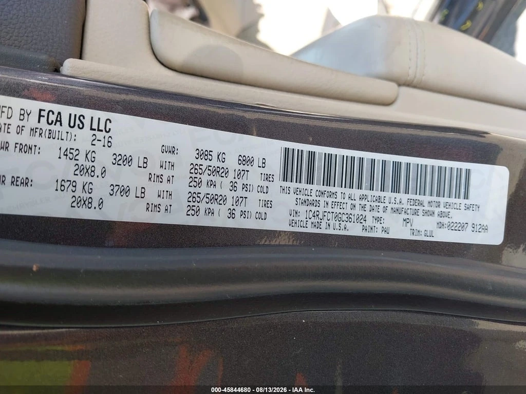Jeep Grand cherokee 5.7 HEMI * OVERLAND * 4X4 * CARFAX * , снимка 13 - Автомобили и джипове - 55877563